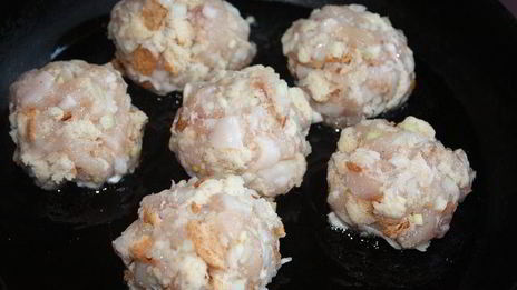 котлеты из рубленого куриного филе с хлебом