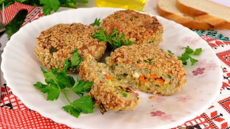 котлеты рыбные с начинкой в овсяной панировке