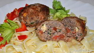 Котлеты с помидорами и сыром