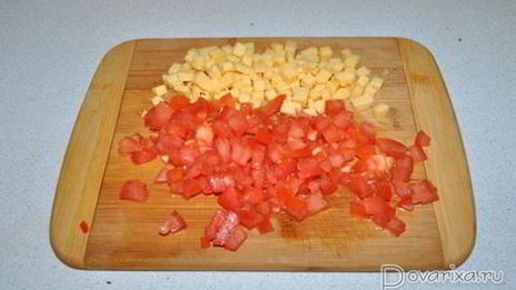 котлеты с помидорами и сыром