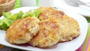 Куриные котлеты с кабачком