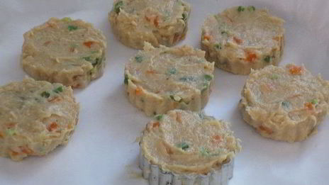 рыбные котлетки с морковью и стручковой фасолью в духовке