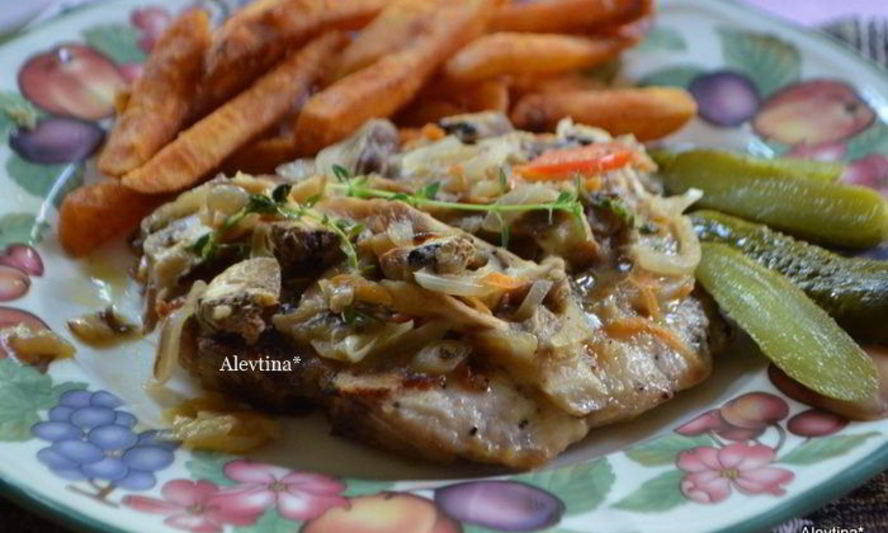 Рецепт свиных котлет с вином марсала и грибами