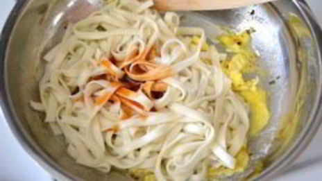 лапша под соусом