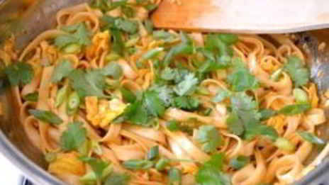 лапша под соусом