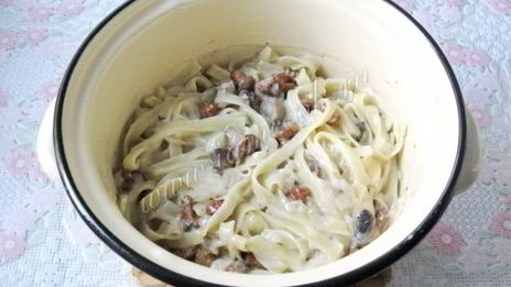 лапша с грибами в сливочном соусе