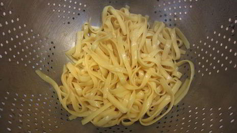 лапша с куриной грудкой по-китайски