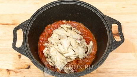 лапша с курицей в томатном соусе