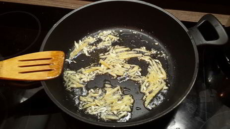 лапша с овощами и курицей