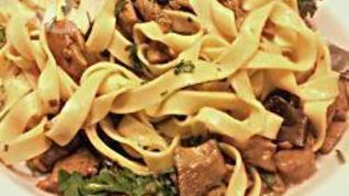 Лапша тальятелле с лисичками