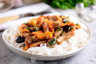 Лапша удон со свининой и овощами