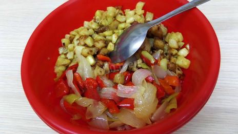 лапша вок с говядиной и овощами