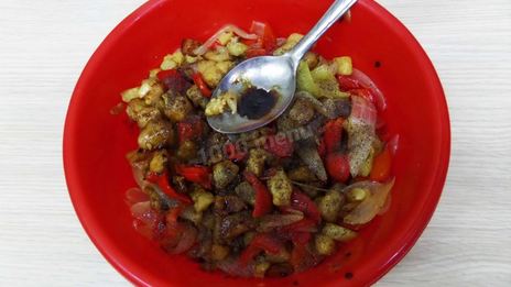 лапша вок с говядиной и овощами