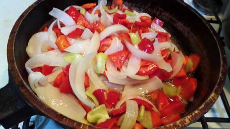 лапша вок с говядиной и овощами