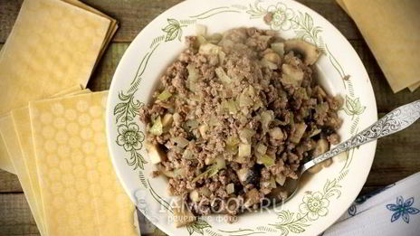 лазанья с фаршем и грибами