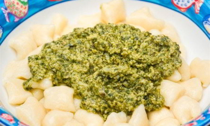 Рецепт лимонных ньокков со шпинатом и зеленым горошком