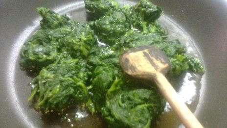 каннелони с рикотой и шпинатом под бешамелем