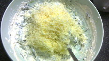 каннелони с рикотой и шпинатом под бешамелем