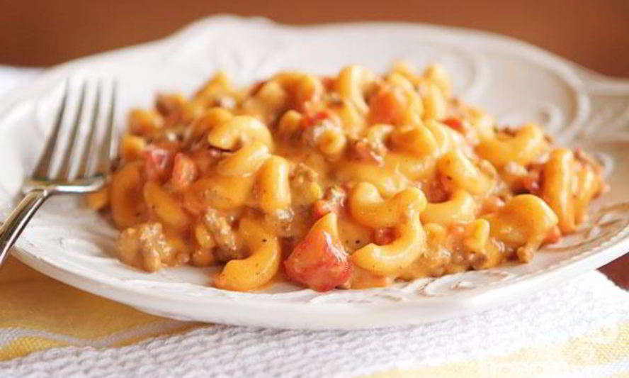 Рецепт макарон с фаршем, помидорами и сырным соусом