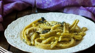 Макароны с кальмарами в сливочном соусе