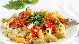 Макароны с томатной пастой