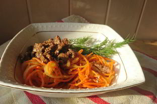 Овощные спагетти с мясом