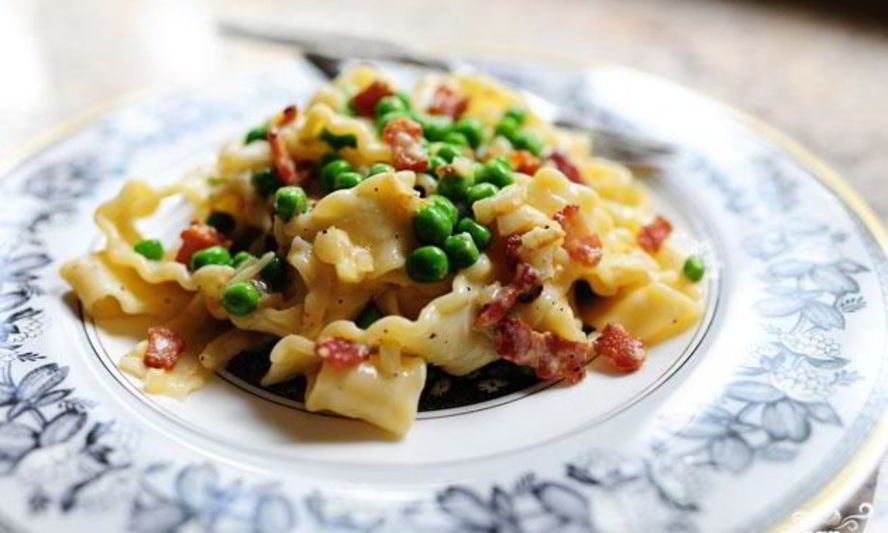 Рецепт пасты карбонара с зеленым горошком