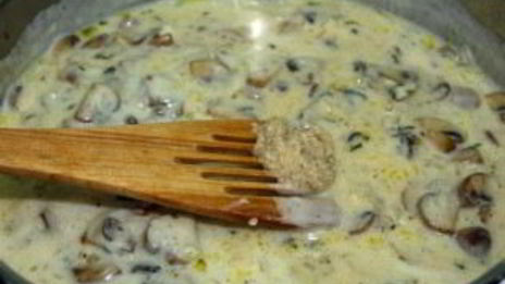 паста под сливочным соусом