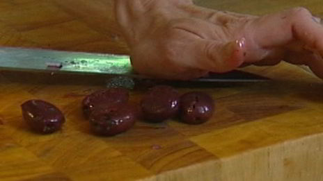 паста с брокколи, оливками и кедровыми орешками