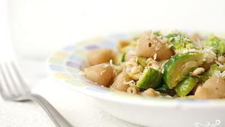 Паста с брюссельской капустой и кедровыми орешками
