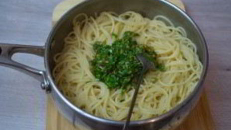 паста с чесночным соусом