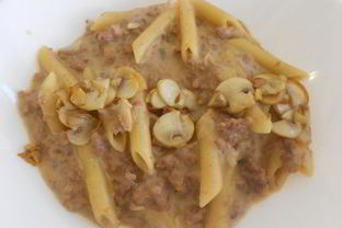 Паста с фаршем и грибами