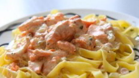 паста с форелью в сливочном соусе