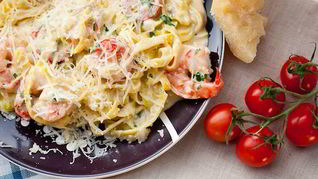 Паста с креветками и сливочным соусом