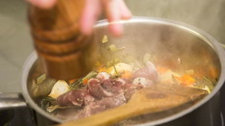 паста с куриными сердечками и печенью