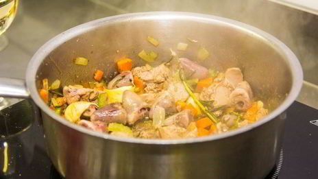 паста с куриными сердечками и печенью