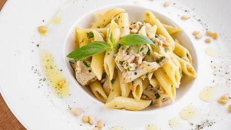 паста с курицей и соусом песто