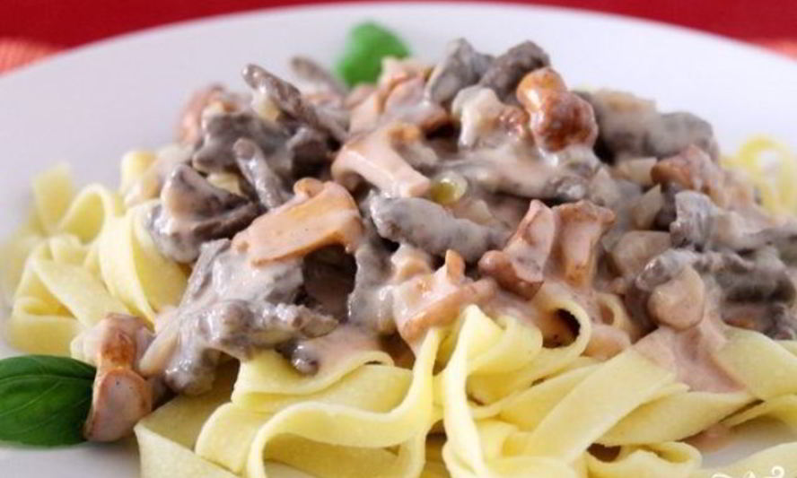 Рецепт пасты с лисичками в сметане
