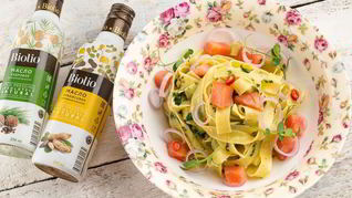 Паста с семгой и соусом песто