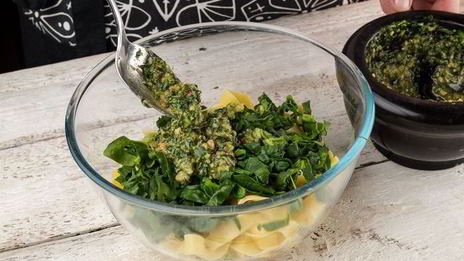 паста с семгой и соусом песто