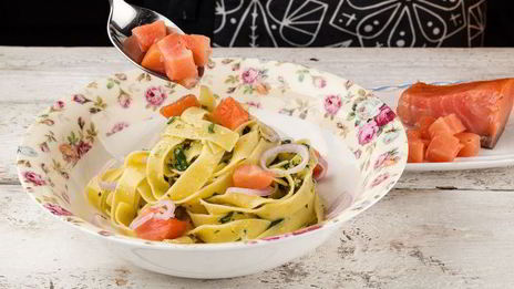 паста с семгой и соусом песто