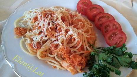 паста с семгой в томатном соусе