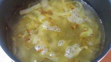 паста в луковой подливке