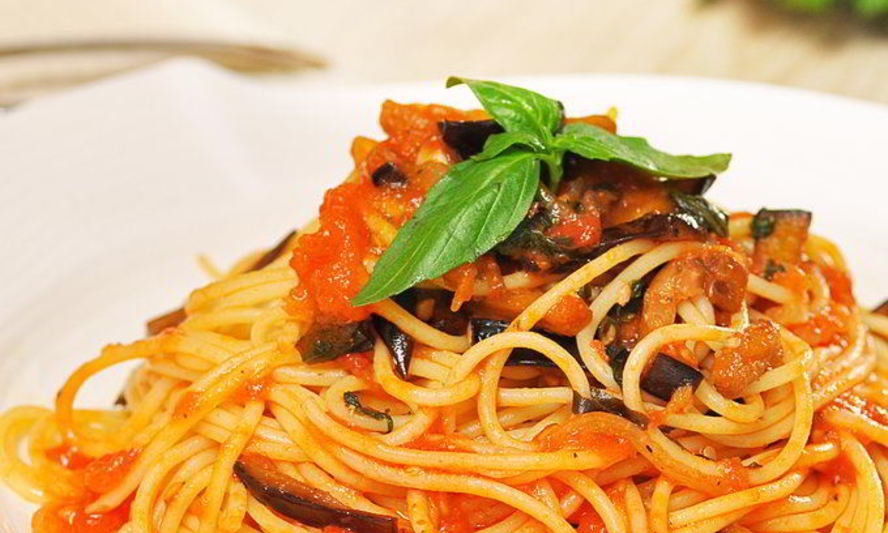 Рецепт спагетти с баклажанами в томатном соусе