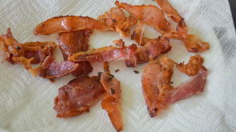 спагетти с беконом и яйцом