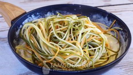 спагетти с кальмарами в сливочном соусе