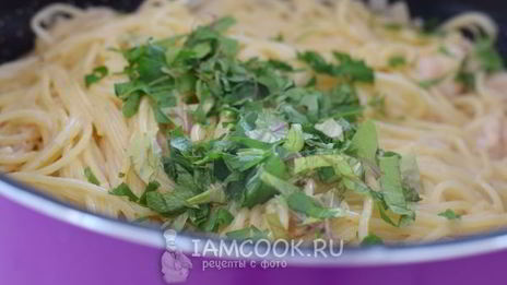 спагетти с креветками в сливочном соусе