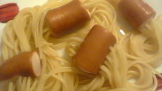 Спагетти с соусом