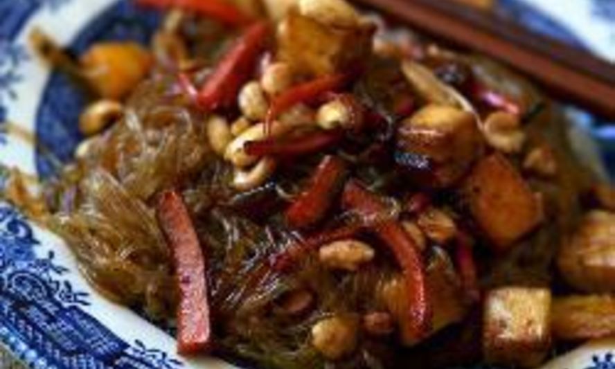 Рецепт жаренной лапши с тофу и овощами
