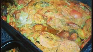 Баранина, запеченная в соусе с овощами